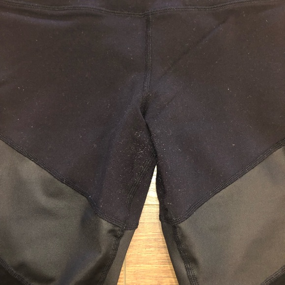 ALO yoga Leggings - Picture 3 of 11